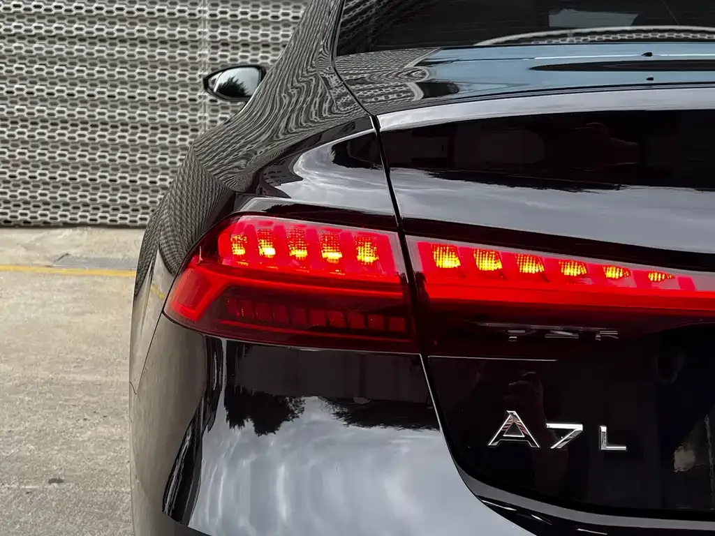 Audi A7L — фото 4