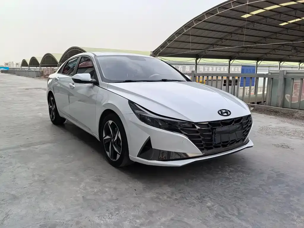 Hyundai Elantra — фото 8