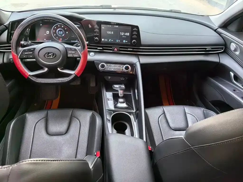Hyundai Elantra — фото 10