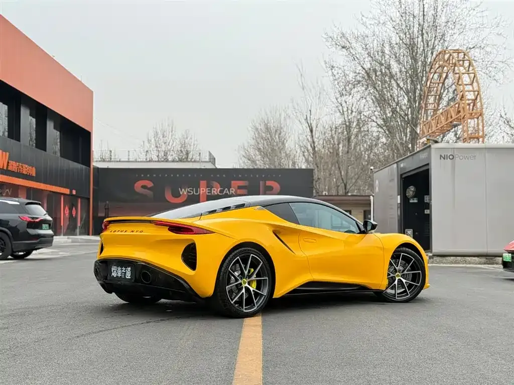Lotus Emira — фото 10