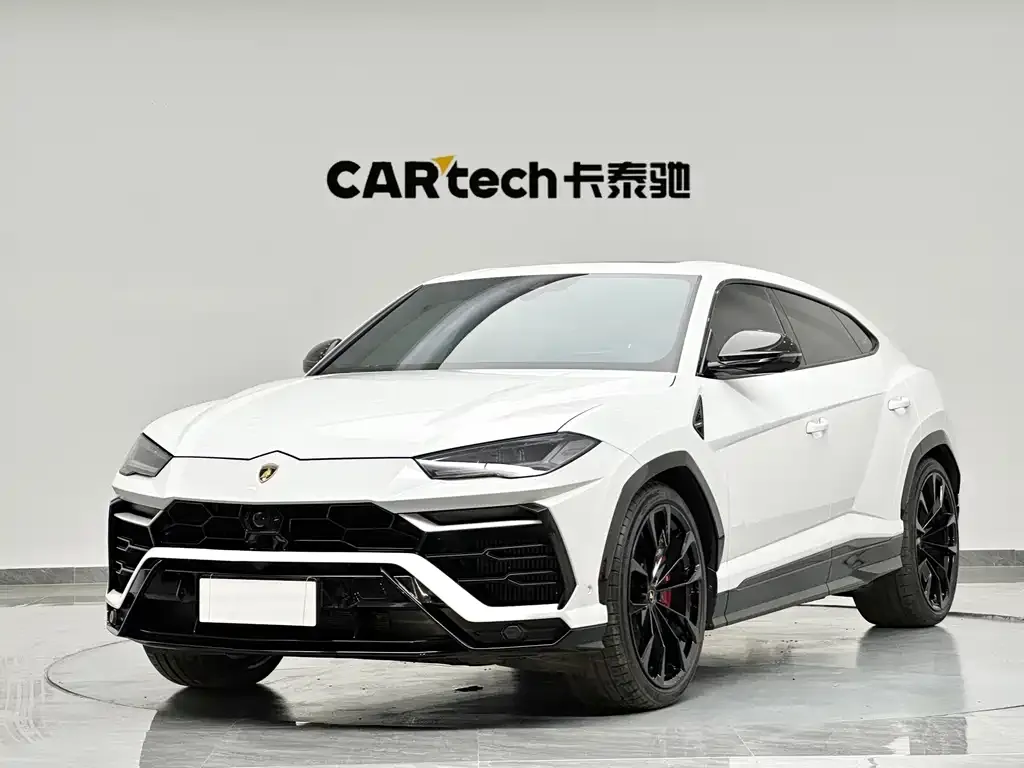 Lamborghini Urus — фото 1