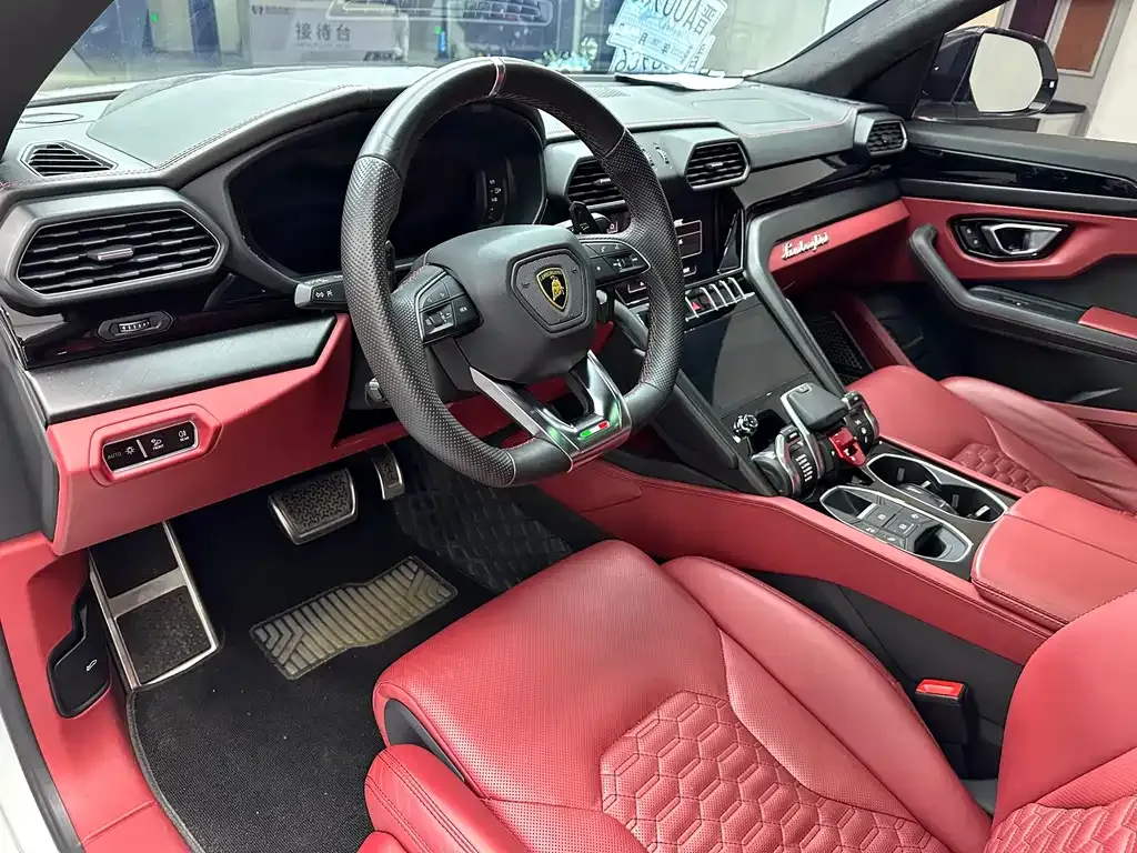 Lamborghini Urus — фото 7