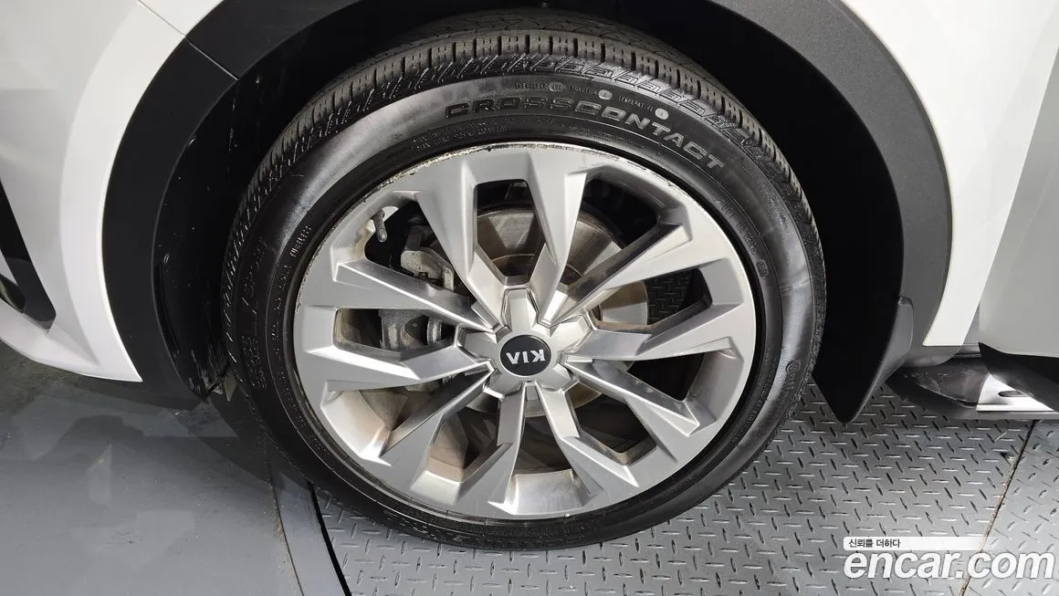 Kia Sorento — фото 10