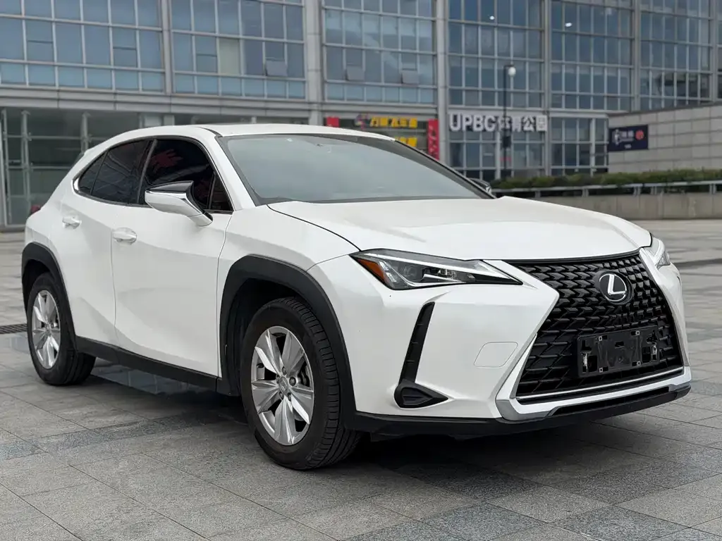 Lexus UX — фото 3