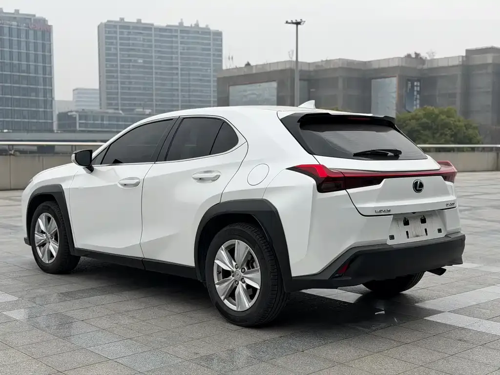 Lexus UX — фото 4