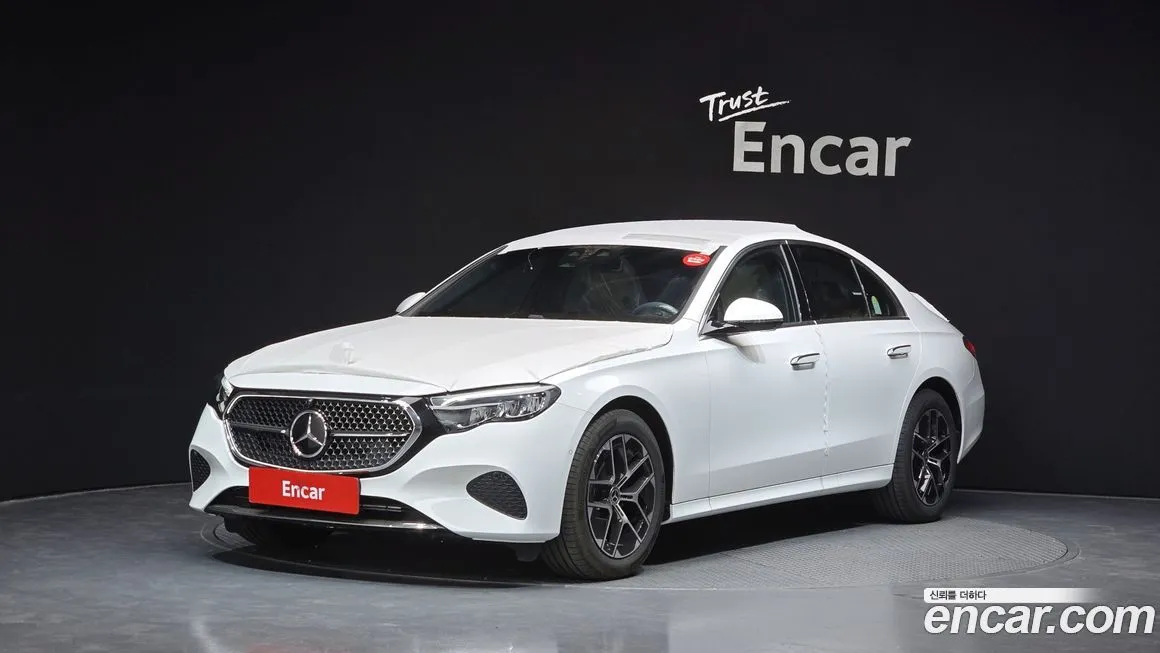 Mercedes-Benz E-Class — фото 1