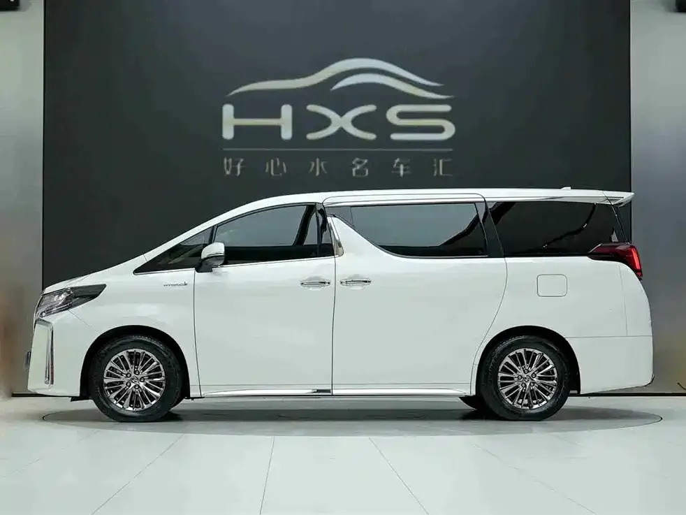 Toyota Alphard — фото 2