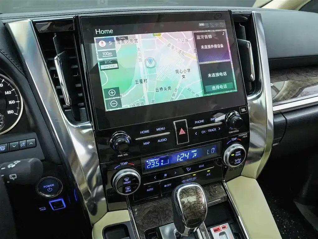 Toyota Alphard — фото 9