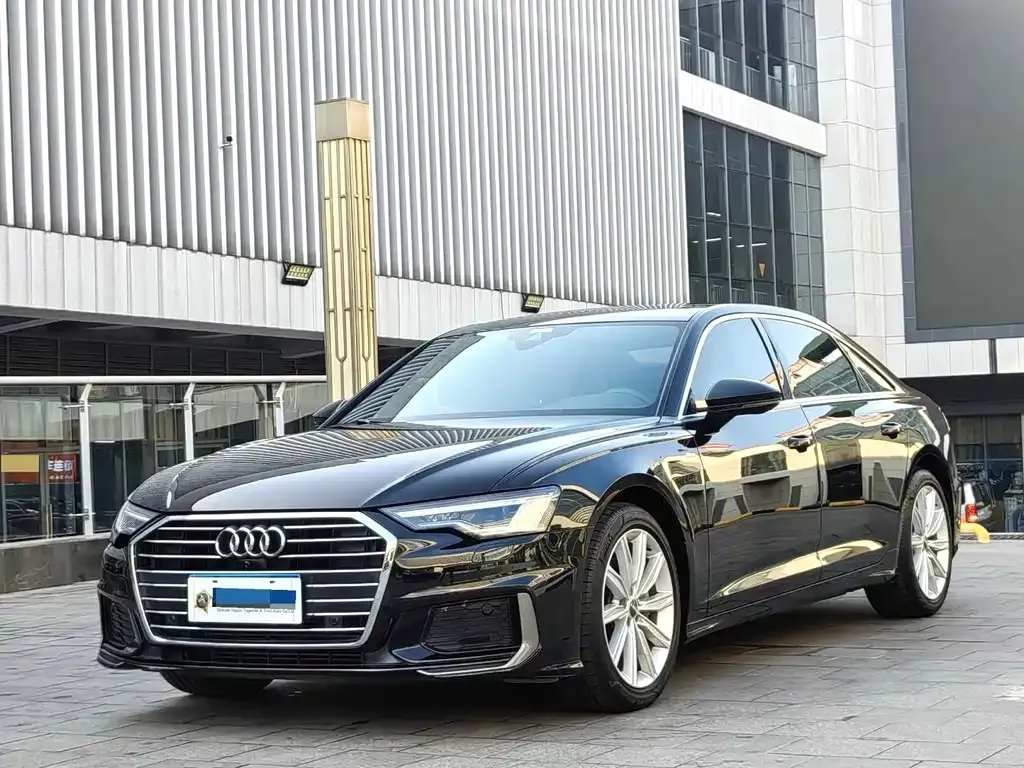 Audi A6L — фото 1
