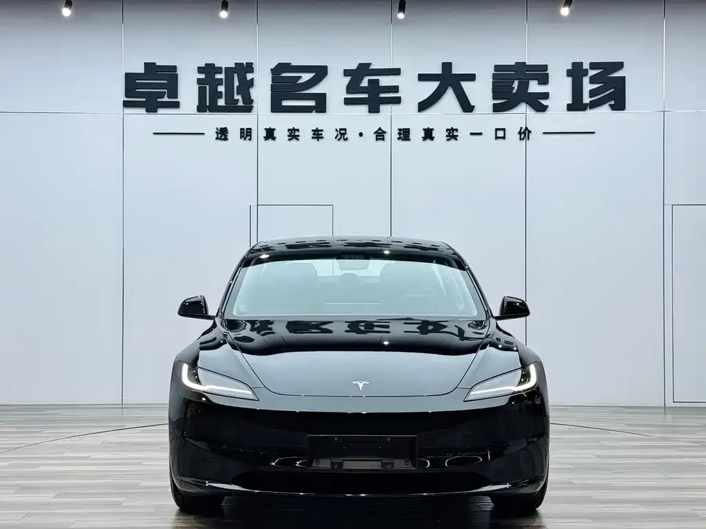 Tesla Model 3 — фото 4