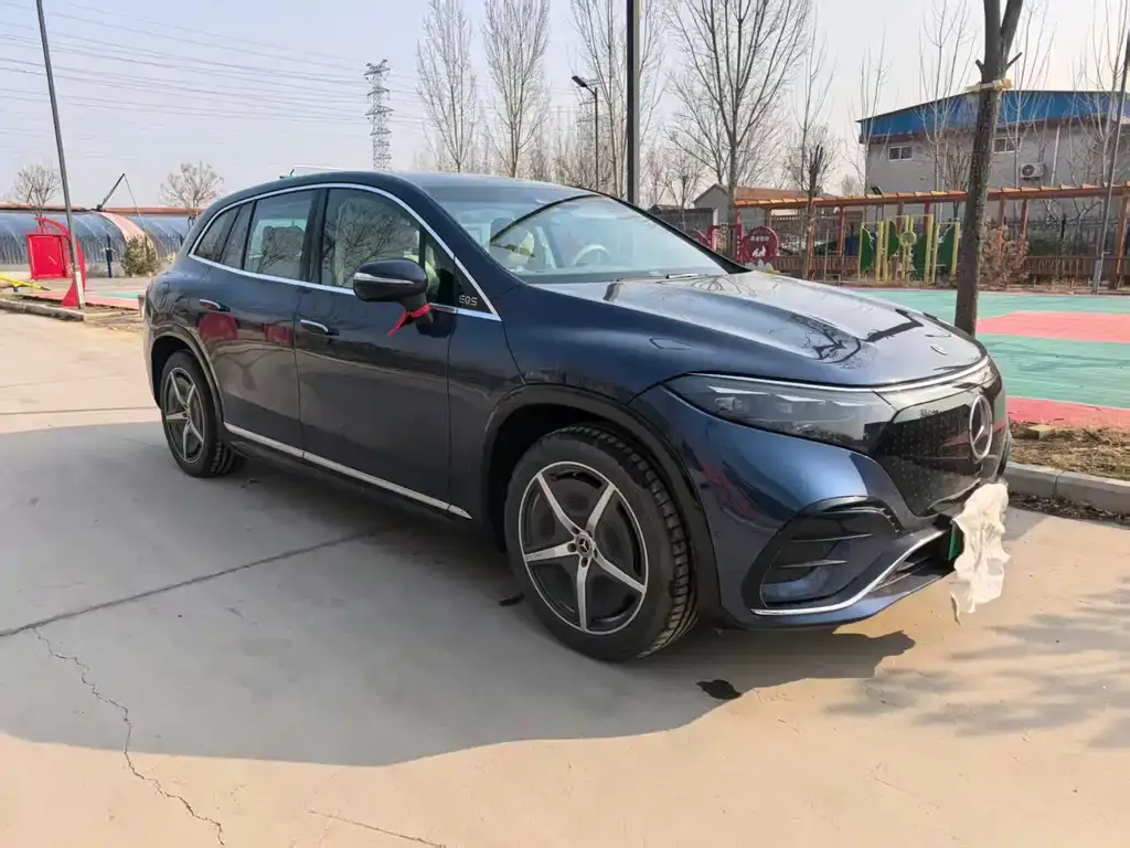Mercedes-Benz EQS SUV — фото 3