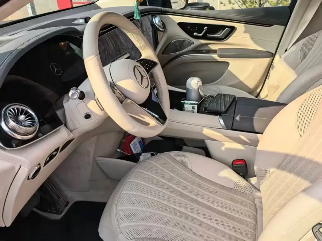 Mercedes-Benz EQS SUV — фото 8