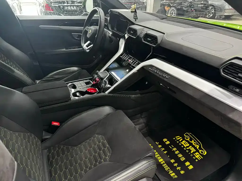 Lamborghini Urus — фото 9