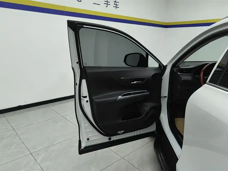 Toyota Harrier — фото 7