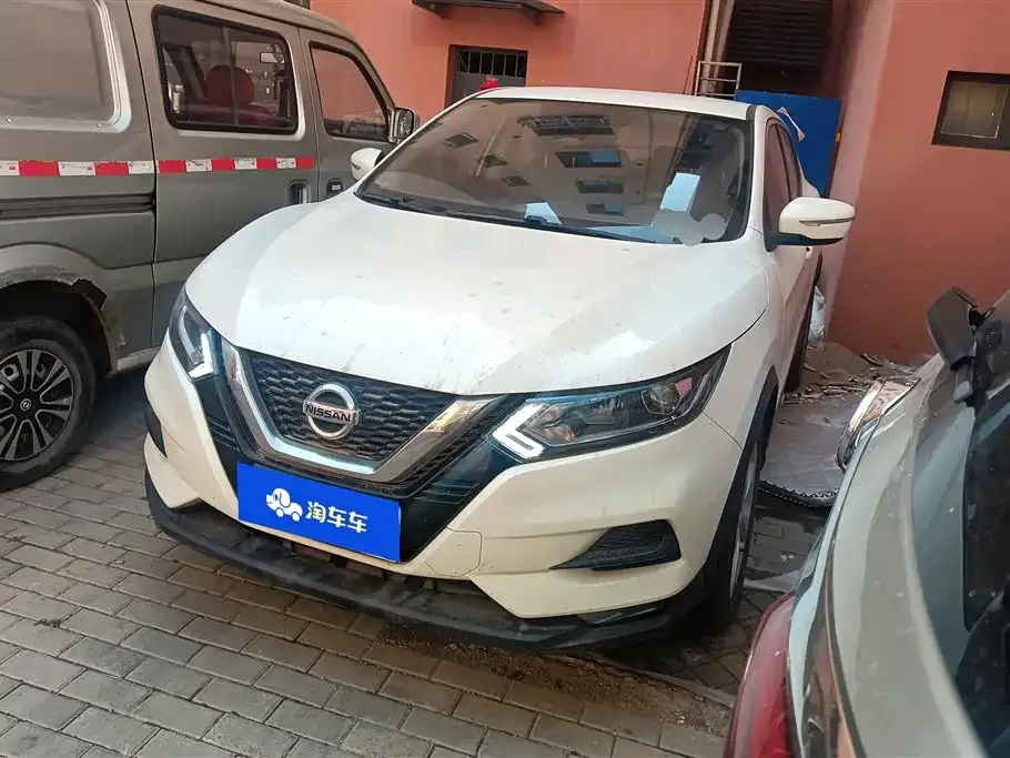 Nissan Qashqai — фото 1