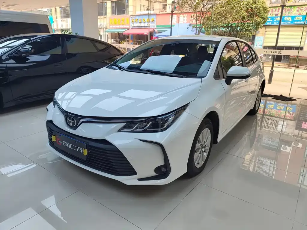 Toyota Corolla — фото 1