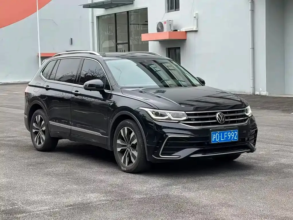 Volkswagen Tiguan L — фото 4