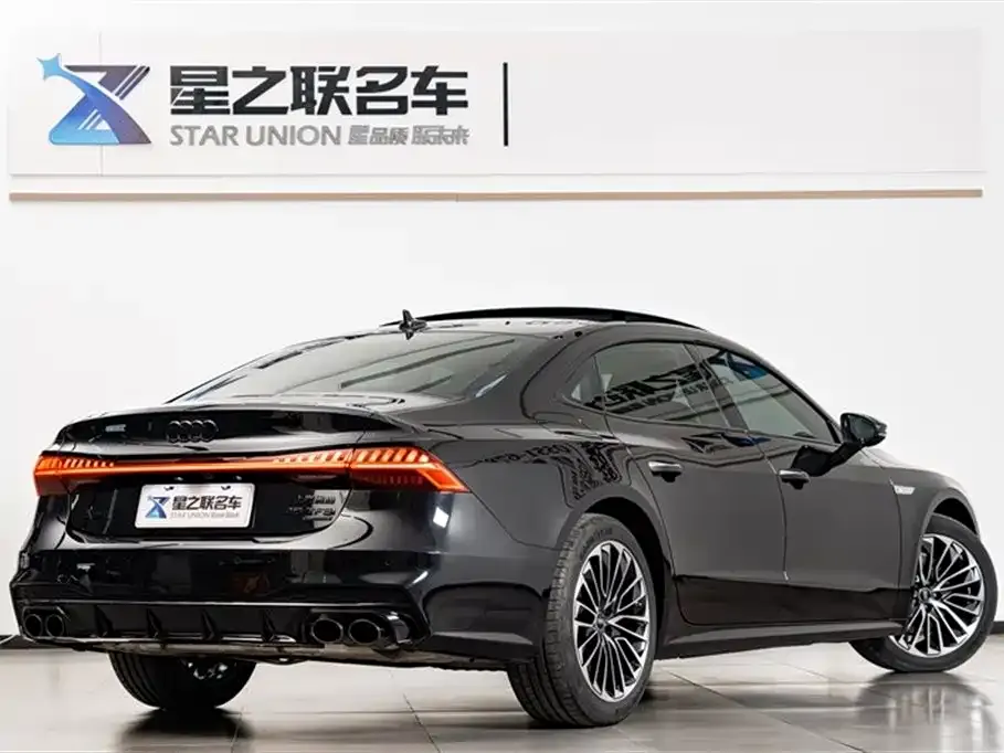 Audi A7L — фото 2