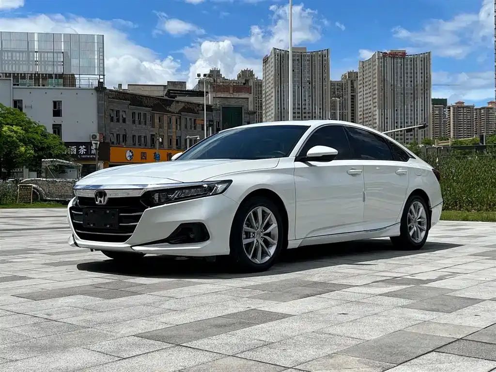 Honda Accord — фото 1
