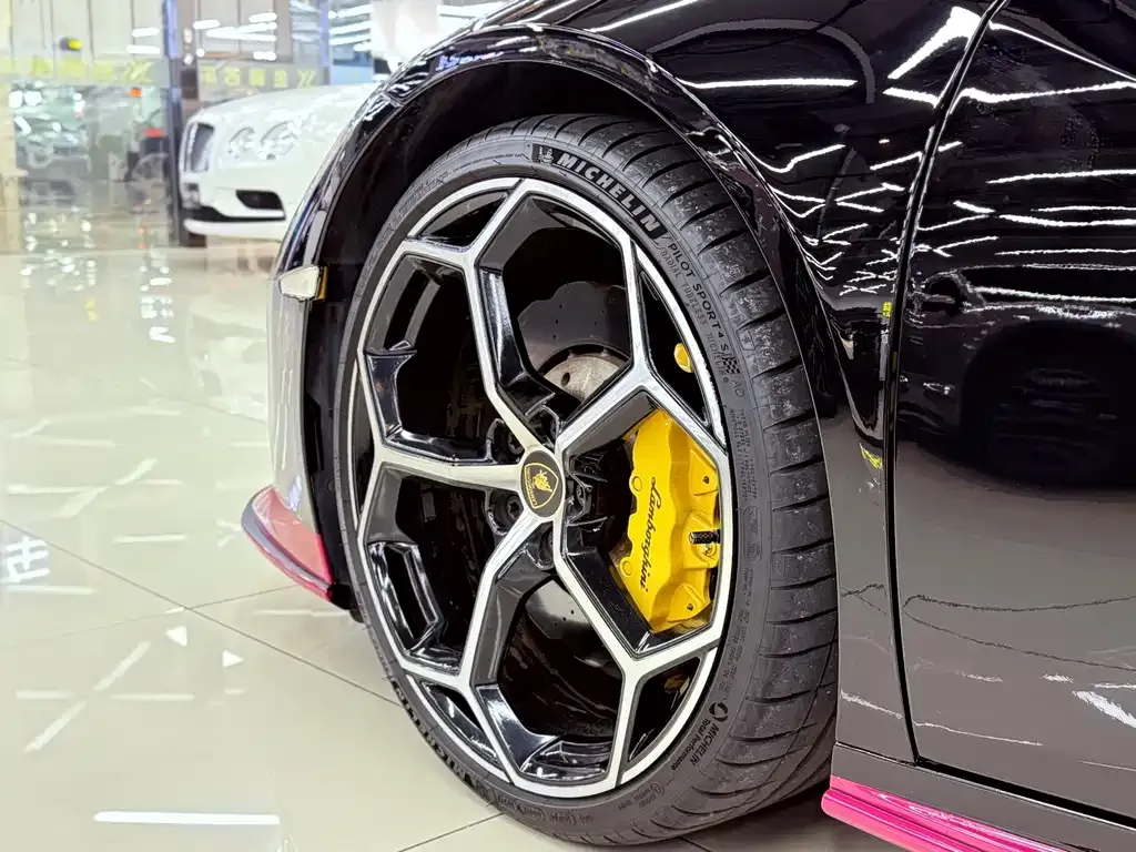 Lamborghini Huracan — фото 7