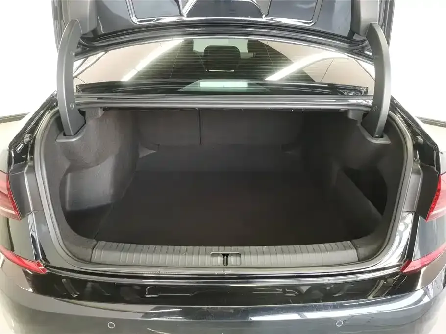 Volkswagen Passat — фото 3
