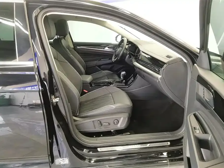 Volkswagen Passat — фото 10