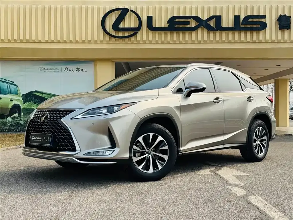 Lexus RX — фото 1