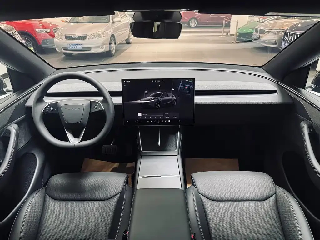 Tesla Model Y L — фото 6