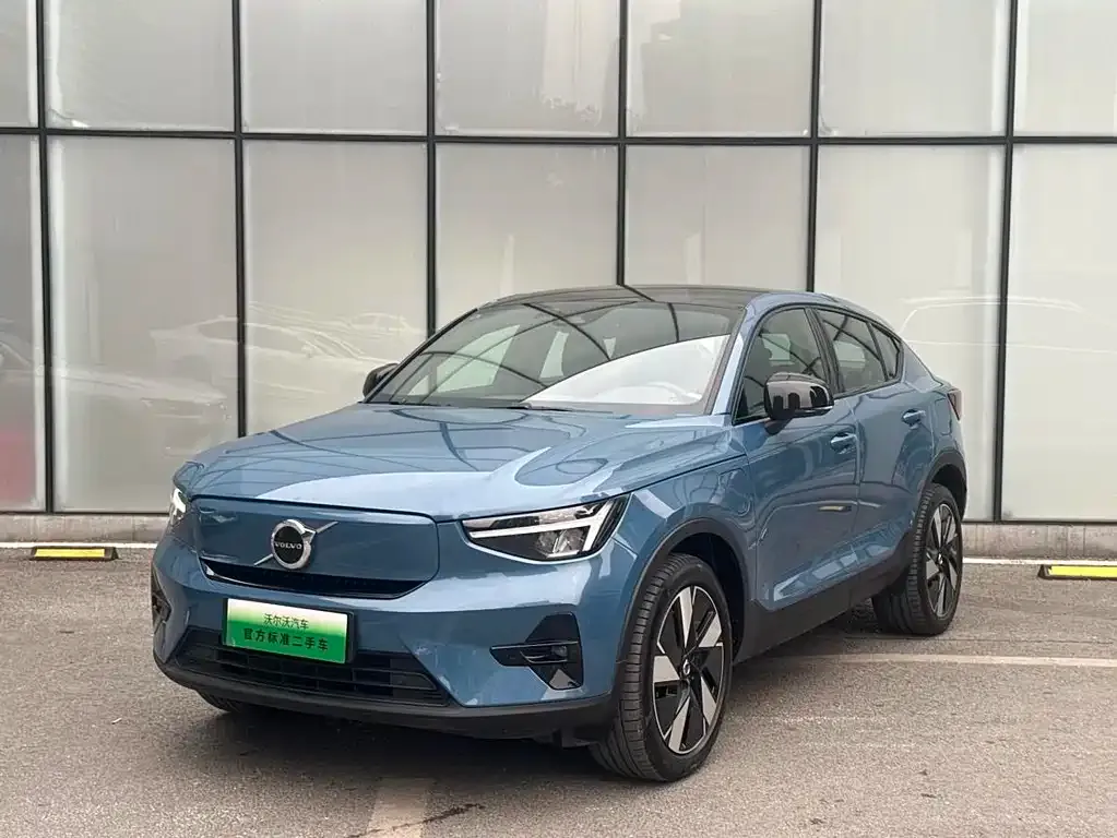 Volvo C40 — фото 1