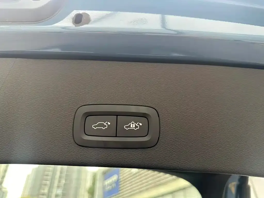 Volvo C40 — фото 9