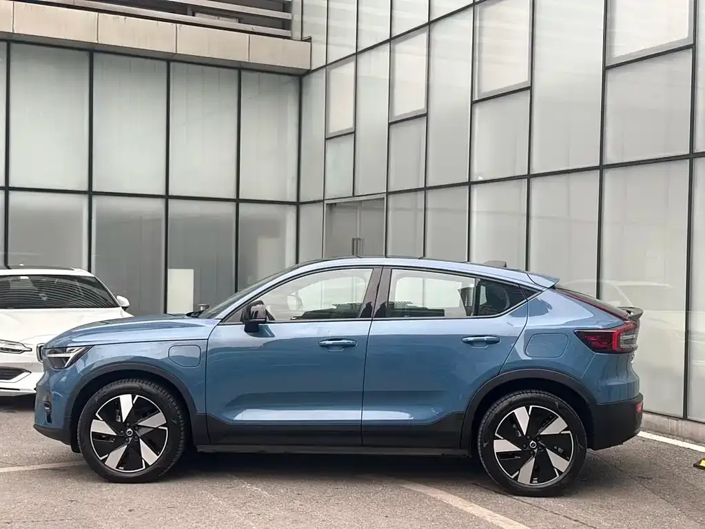Volvo C40 — фото 5