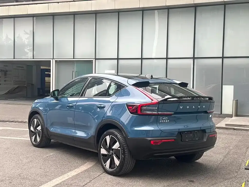 Volvo C40 — фото 4
