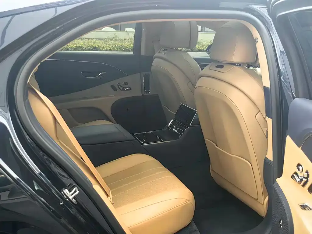Bentley Flying Spur — фото 9