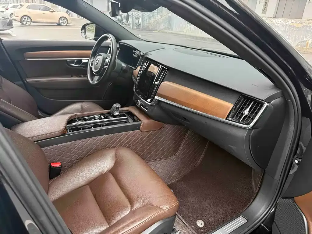 Volvo S90 — фото 9