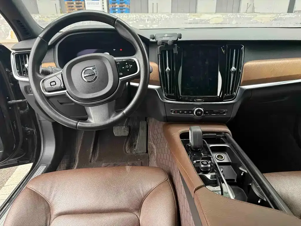 Volvo S90 — фото 3
