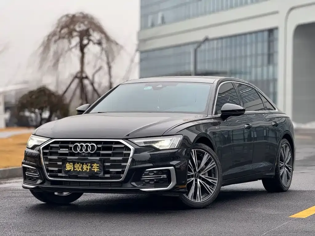 Audi A6L — фото 1