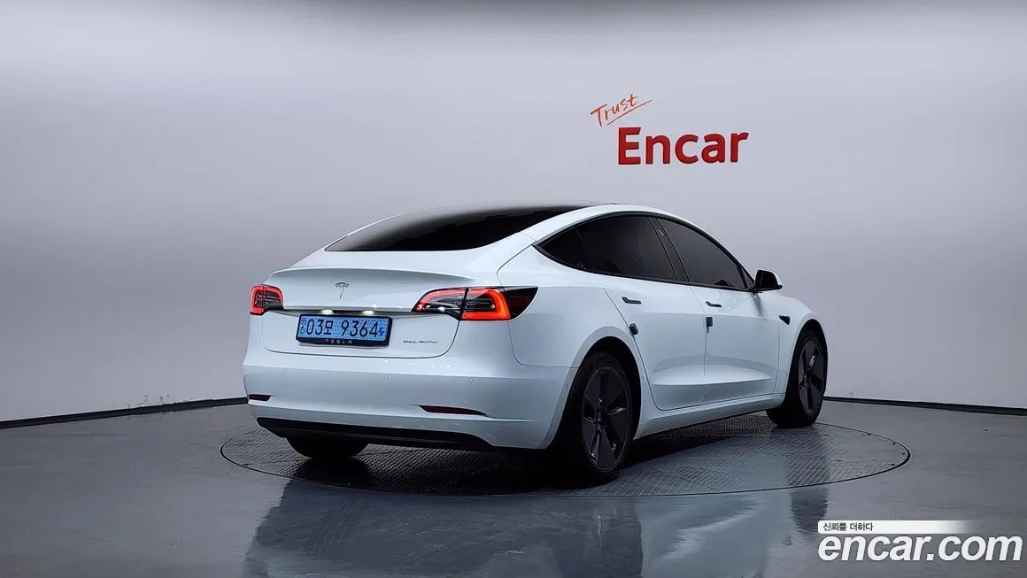 Tesla Model 3 — фото 4
