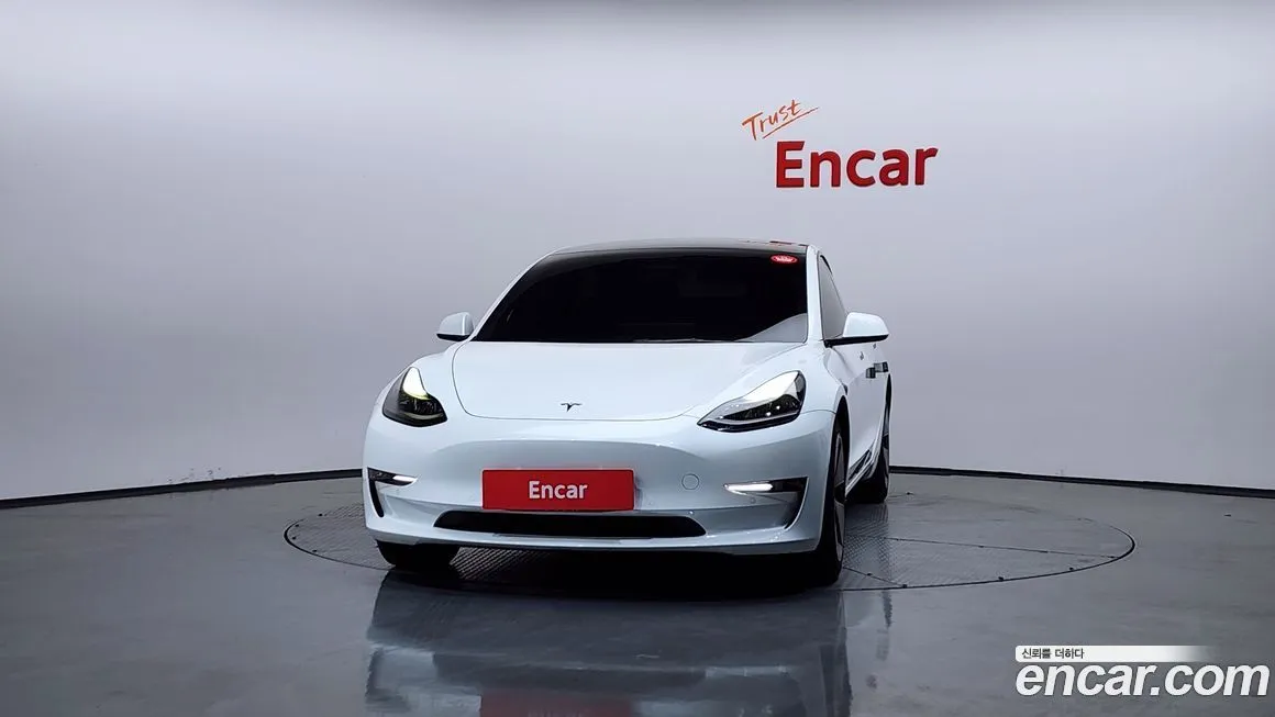 Tesla Model 3 — фото 2