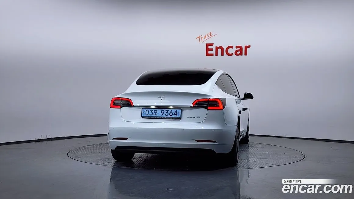 Tesla Model 3 — фото 3