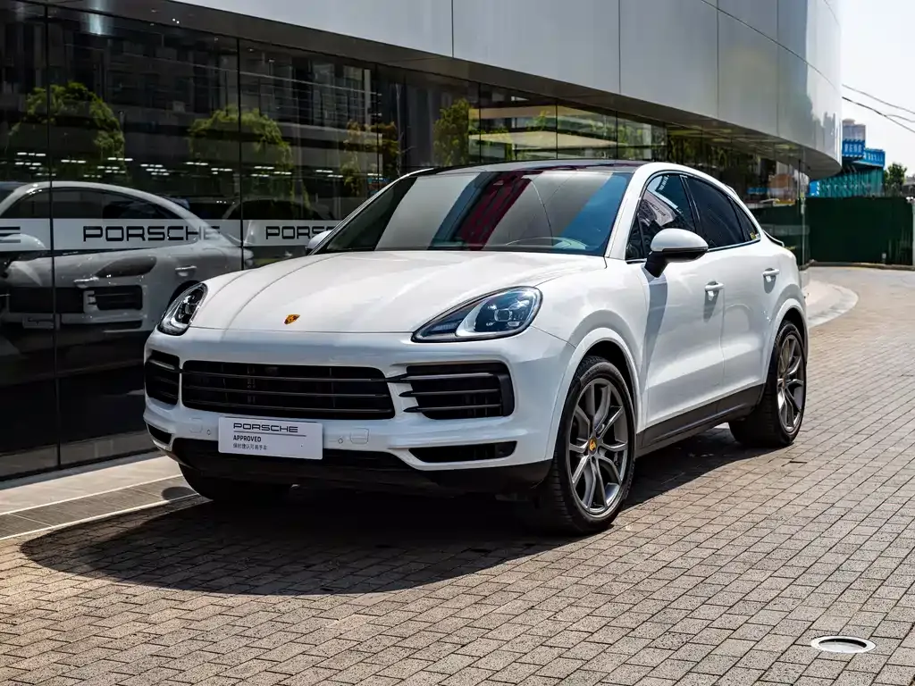 Porsche Cayenne — фото 1