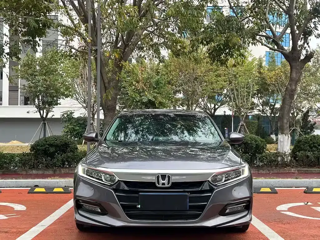 Honda Accord — фото 7