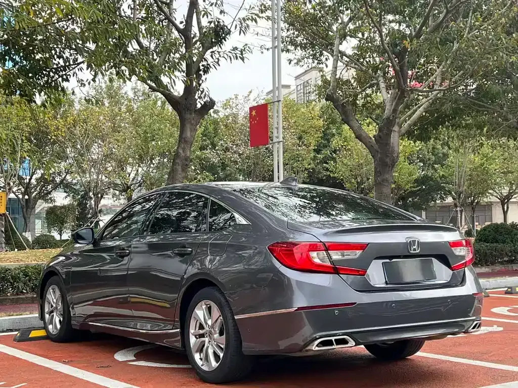 Honda Accord — фото 6