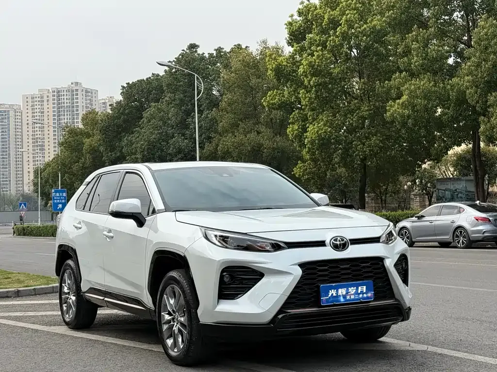 Toyota Wildlander — фото 10