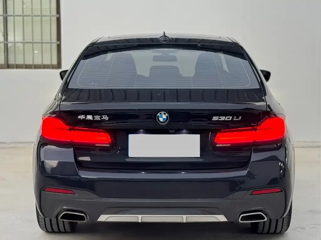 BMW 5 Series — фото 6