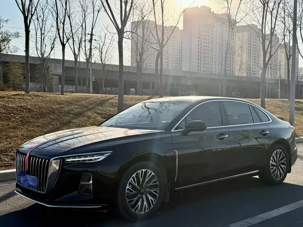 Hongqi H5 — фото 1