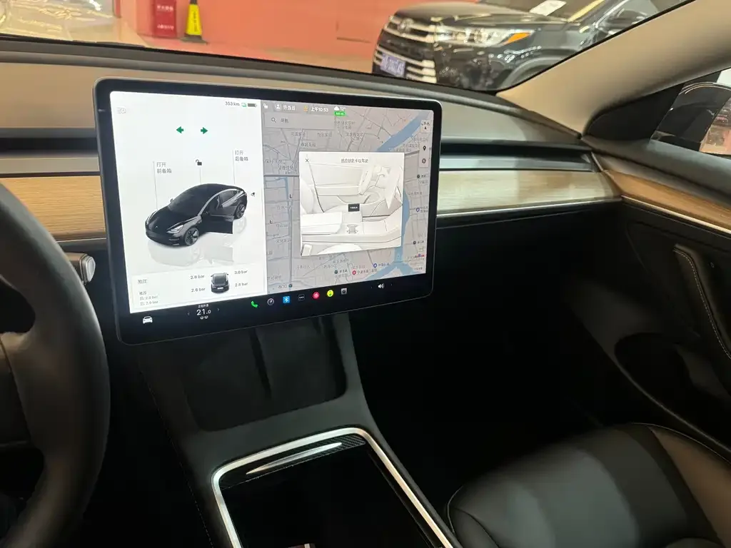 Tesla Model 3 — фото 9