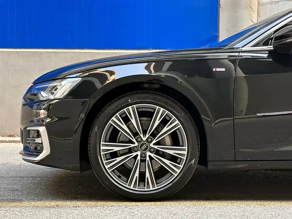 Audi A6L — фото 10