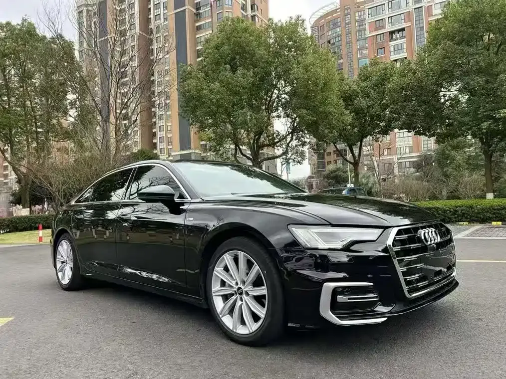 Audi A6L — фото 1