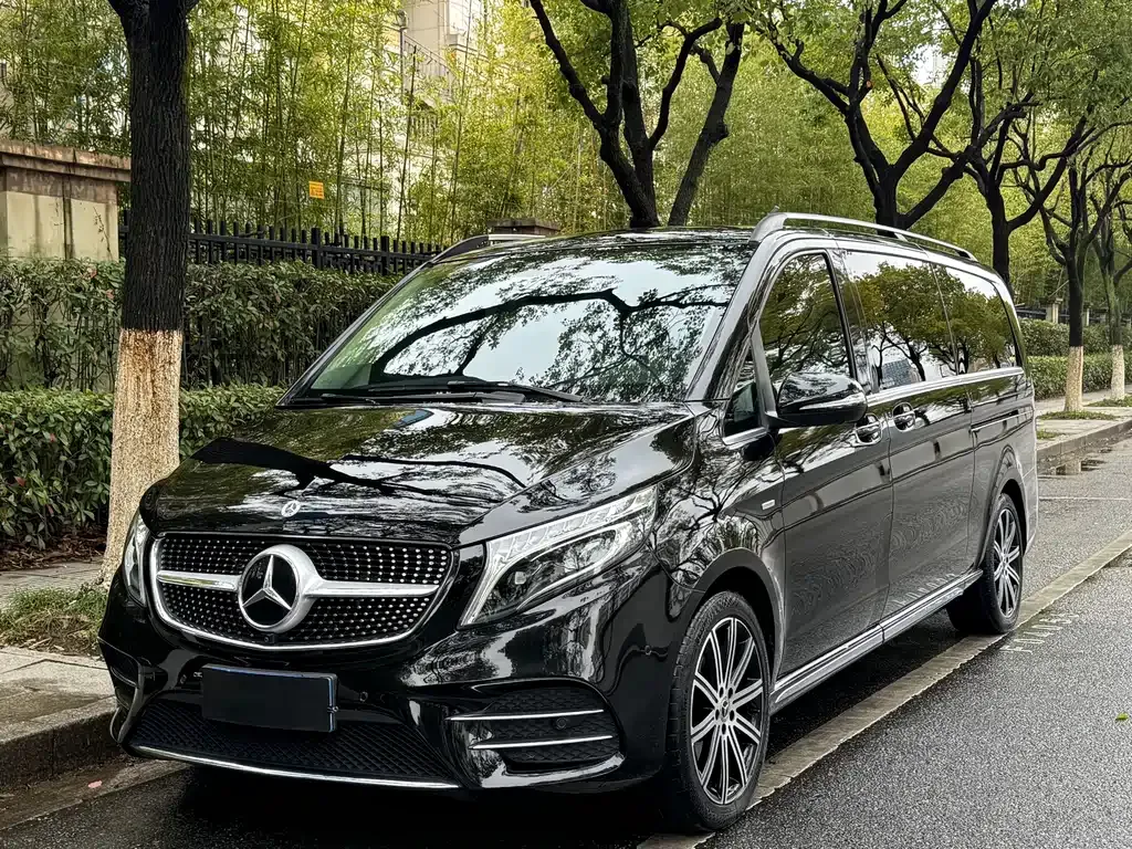 Mercedes-Benz V-Class — фото 1