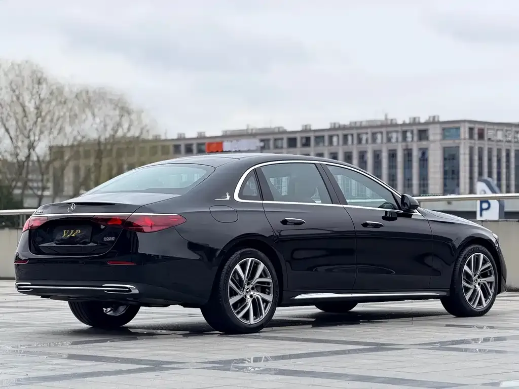Mercedes-Benz E-Class — фото 6